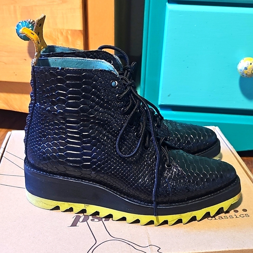 Pskaufman hallway with custom sole sz. 8